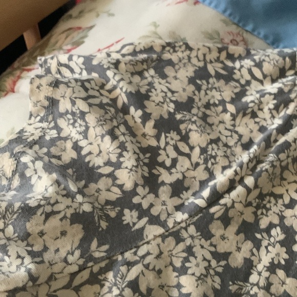 Old Navy Floral Gray Women's Top Size 2X - Picture 6 of 8